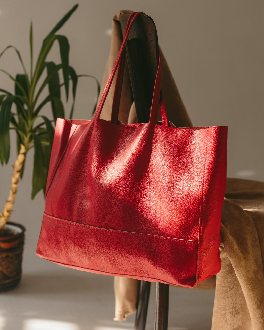 Daily Leather Tote